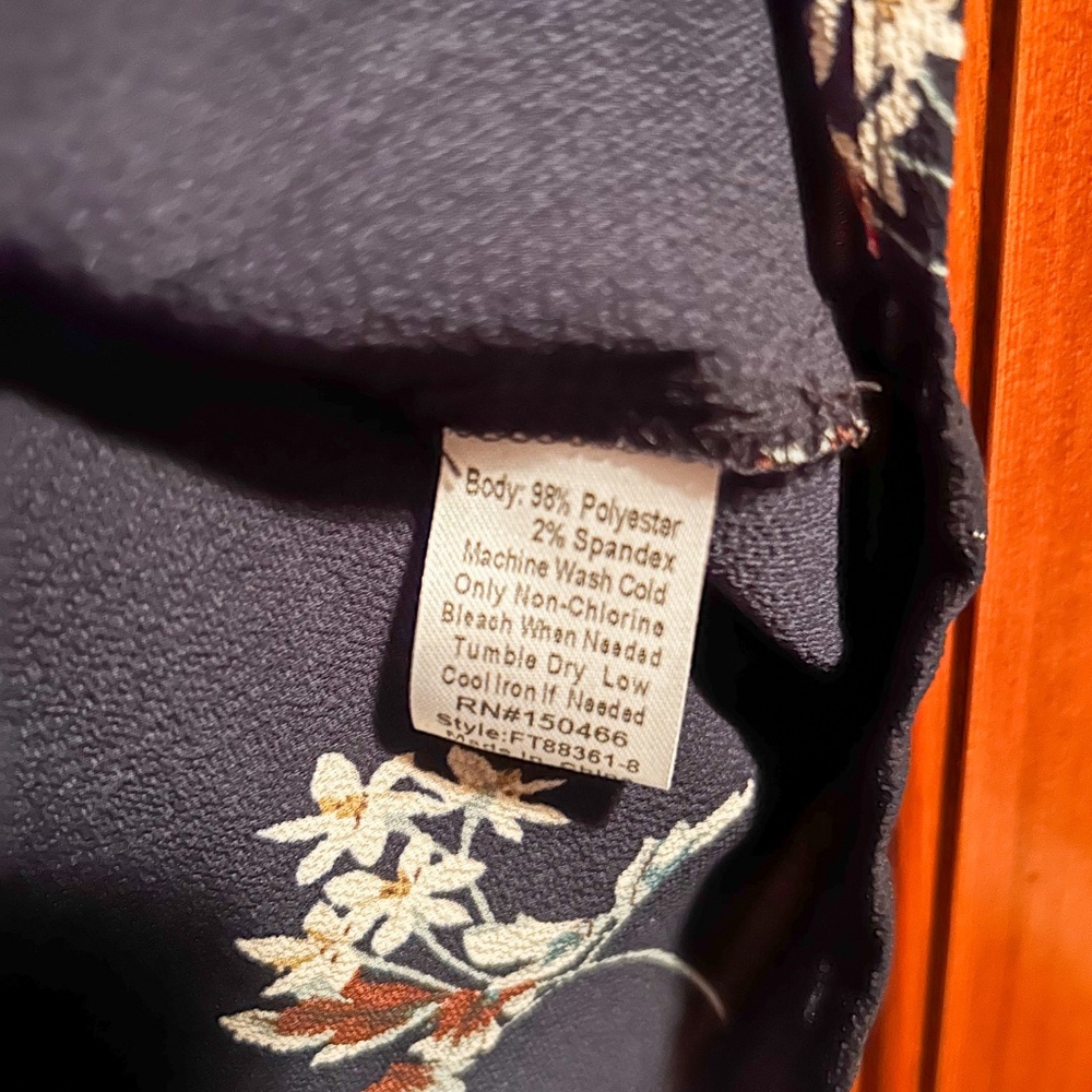 NWT Stitch Fix floral cap-sleeved blouse - Picture 5 of 5